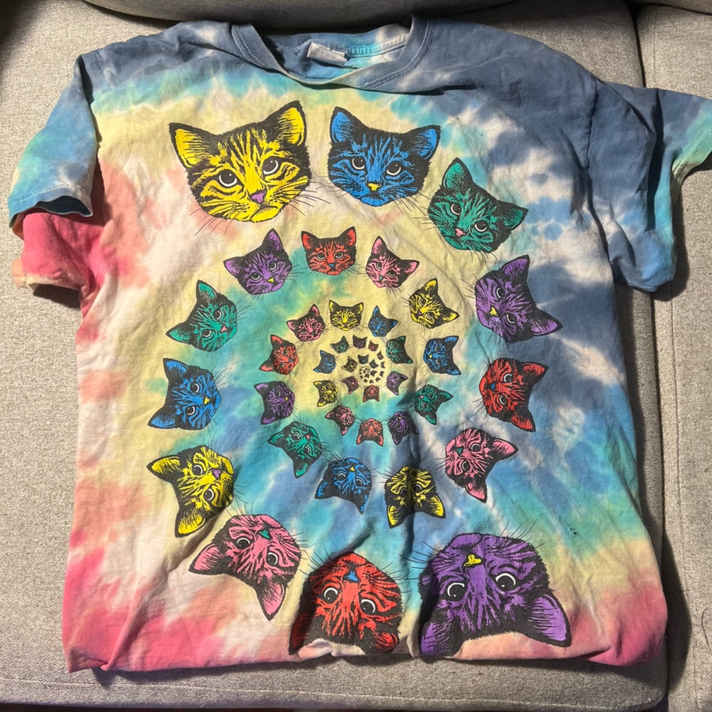 Tie dyed cat tshirt